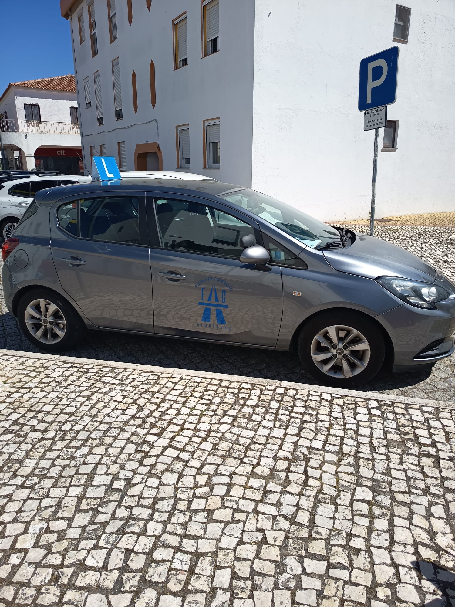 Carro Cinzento